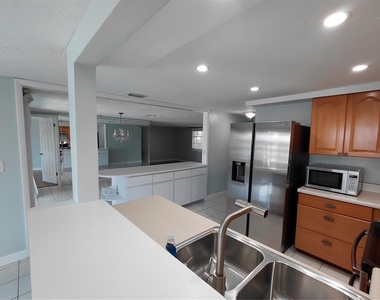4113 Star Island Drive - Photo Thumbnail 20