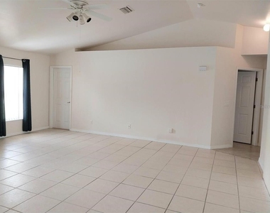 1695 Gauguin Road - Photo Thumbnail 3