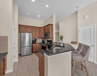 7001 Interbay Boulevard - Photo Thumbnail 14