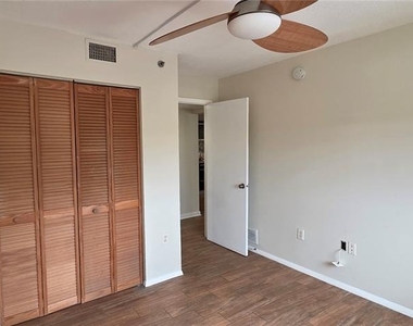 701 S Madison Avenue - Photo Thumbnail 3