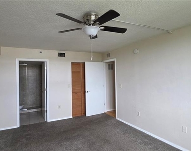 701 S Madison Avenue - Photo Thumbnail 15