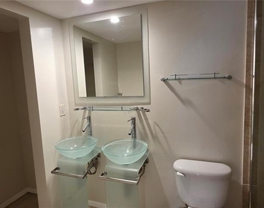 701 S Madison Avenue - Photo Thumbnail 9