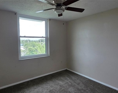 701 S Madison Avenue - Photo Thumbnail 21