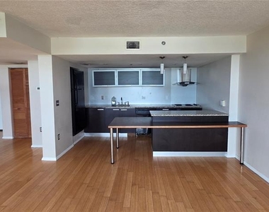 701 S Madison Avenue - Photo Thumbnail 12