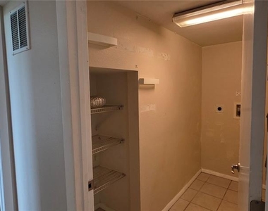 701 S Madison Avenue - Photo Thumbnail 18