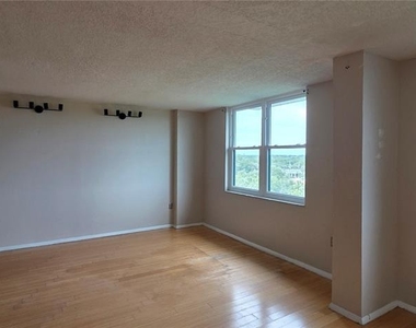 701 S Madison Avenue - Photo Thumbnail 14