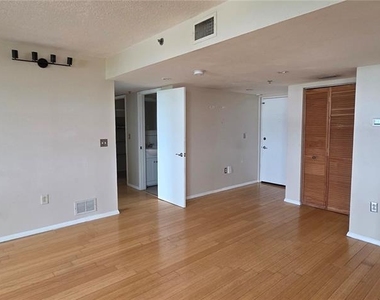 701 S Madison Avenue - Photo Thumbnail 23