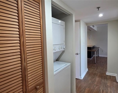 701 S Madison Avenue - Photo Thumbnail 6