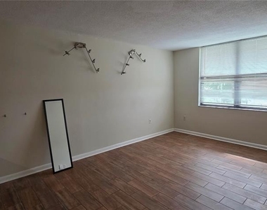 701 S Madison Avenue - Photo Thumbnail 2