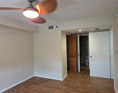 701 S Madison Avenue - Photo Thumbnail 7