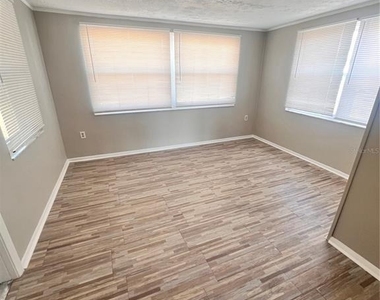 9910 Lake Chrise Lane - Photo Thumbnail 8