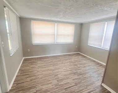 9910 Lake Chrise Lane - Photo Thumbnail 7