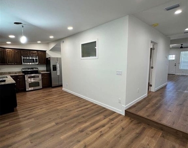 14 Mill Street - Photo Thumbnail 6
