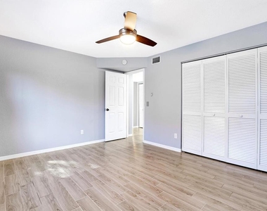 107 47th Avenue N - Photo Thumbnail 13