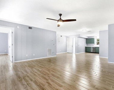 107 47th Avenue N - Photo Thumbnail 3