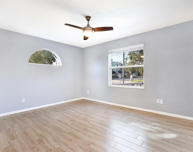 107 47th Avenue N - Photo Thumbnail 12