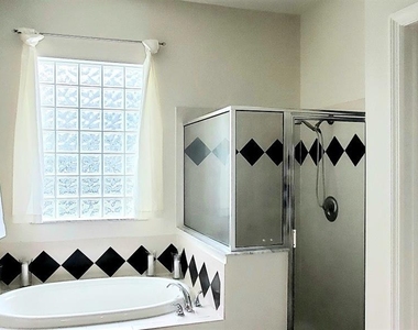 34421 Blue Ash Court - Photo Thumbnail 13