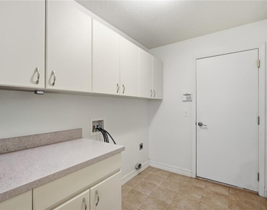 34421 Blue Ash Court - Photo Thumbnail 12