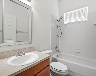 34421 Blue Ash Court - Photo Thumbnail 14