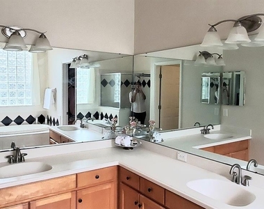 34421 Blue Ash Court - Photo Thumbnail 12