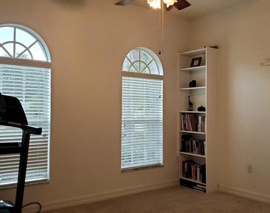 34421 Blue Ash Court - Photo Thumbnail 9