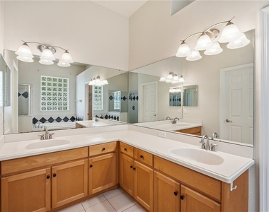 34421 Blue Ash Court - Photo Thumbnail 9