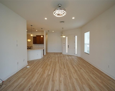 20638 Amanda Oak Court - Photo Thumbnail 3