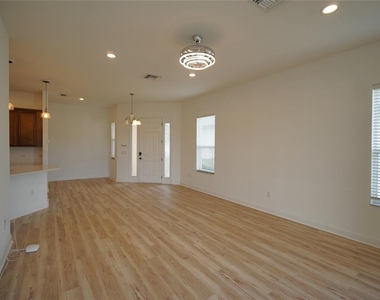20638 Amanda Oak Court - Photo Thumbnail 7