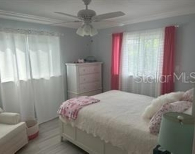 196 Overbrook Drive E - Photo Thumbnail 12
