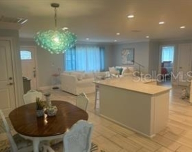 196 Overbrook Drive E - Photo Thumbnail 6