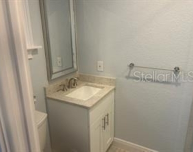 196 Overbrook Drive E - Photo Thumbnail 14