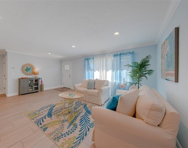 196 Overbrook Drive E - Photo Thumbnail 5