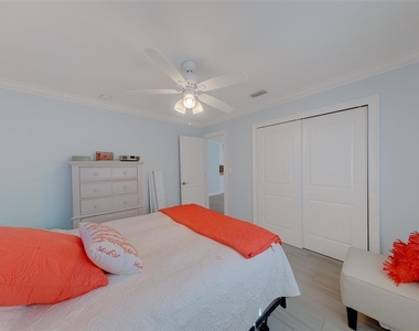196 Overbrook Drive E - Photo Thumbnail 23