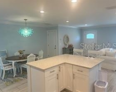 196 Overbrook Drive E - Photo Thumbnail 2