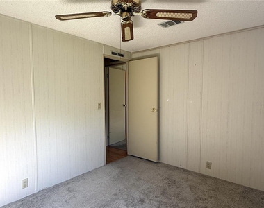 4550 Charter Street - Photo Thumbnail 23