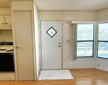 4550 Charter Street - Photo Thumbnail 2