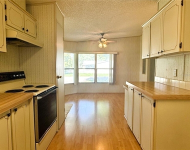 4550 Charter Street - Photo Thumbnail 8