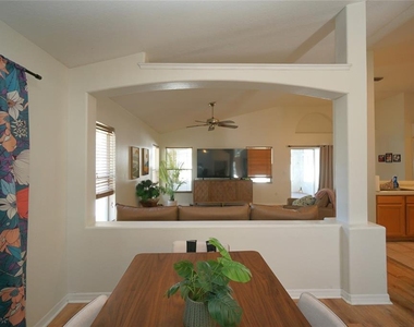 6921 Jamestown Manor Drive - Photo Thumbnail 7