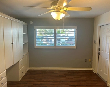 445 32nd Avenue N - Photo Thumbnail 9
