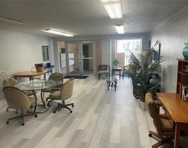 445 32nd Avenue N - Photo Thumbnail 16