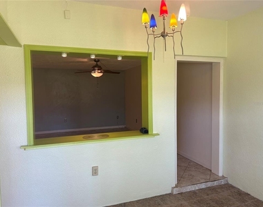 445 32nd Avenue N - Photo Thumbnail 2