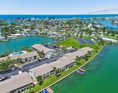 542 Plaza Seville Court - Photo Thumbnail 21
