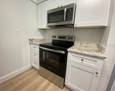 542 Plaza Seville Court - Photo Thumbnail 7