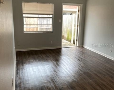646 88th Avenue N - Photo Thumbnail 4