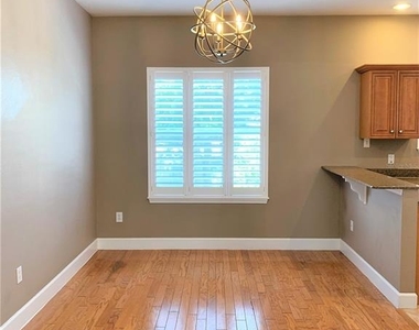 601 Casabella Circle - Photo Thumbnail 13