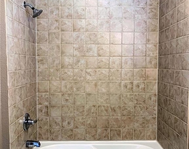 601 Casabella Circle - Photo Thumbnail 29