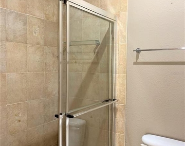 601 Casabella Circle - Photo Thumbnail 25