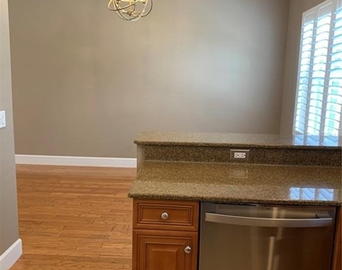 601 Casabella Circle - Photo Thumbnail 18