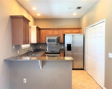 601 Casabella Circle - Photo Thumbnail 15