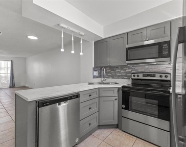 6650 121st Avenue - Photo Thumbnail 4